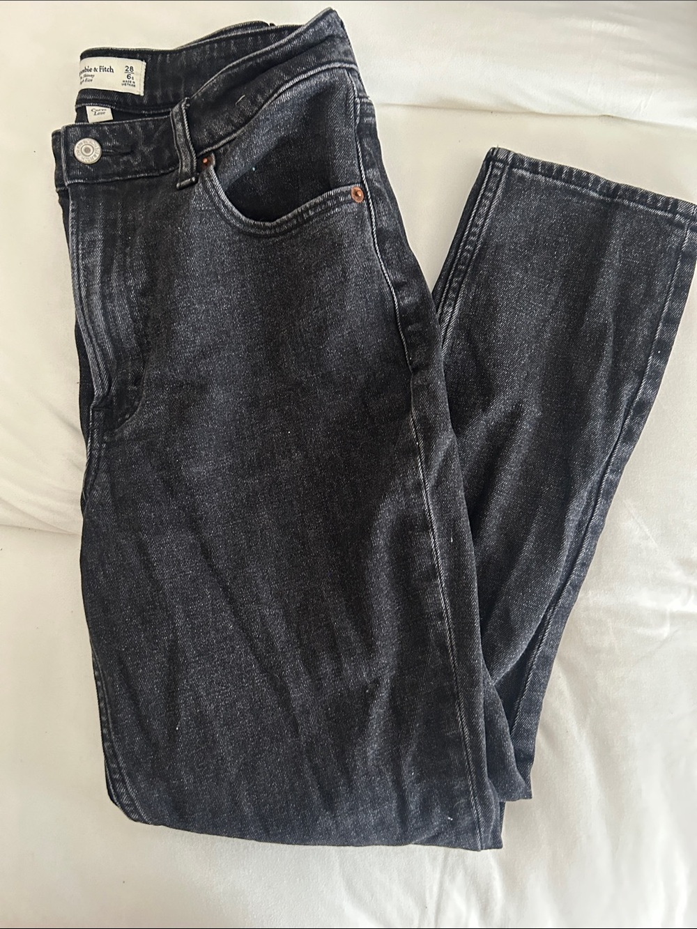Abercrombie & Fitch Dark Black curve, love skinny high-rise jeans short
